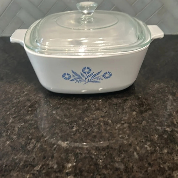 Corningware 1 1/2 – B 1 1/2 quart dish blue and white with clear lid square oven - Picture 2 of 4